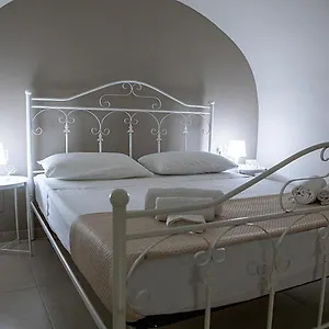https://la-casetta-dei-miracoli.hotels-amalfi.com